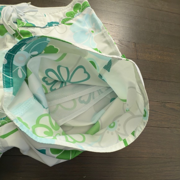 Stussy Swim White Floral Shorts - Picture 6 of 8